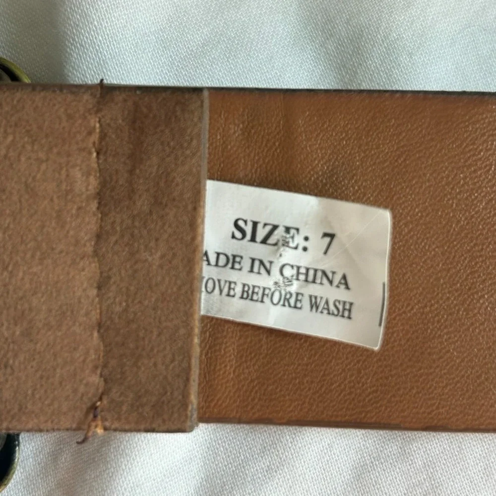 Womens Y2K‎ Brown Faux Suede Statement Belt Size 7 Round Jeweled Buckle Western